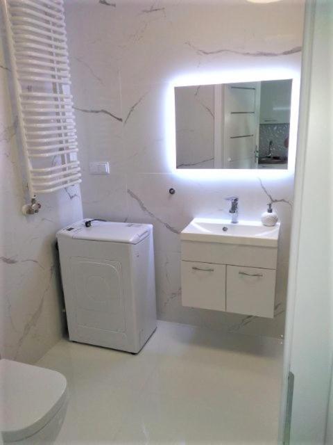 Apartament 2-osobowy Przy Plywajacych Basenach Zakrzowek * Kraków